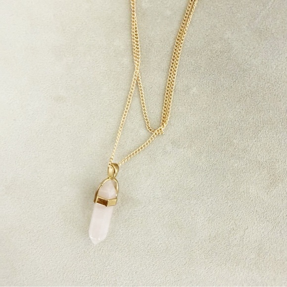 NWT Urban Outfitters Gold Layered Necklace Light Pink Stone Detail - Picture 3 of 4